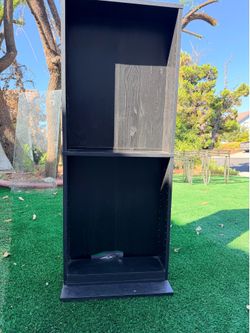 Thin bookshelf