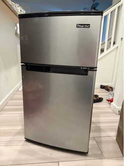 Fully functional mini fridge