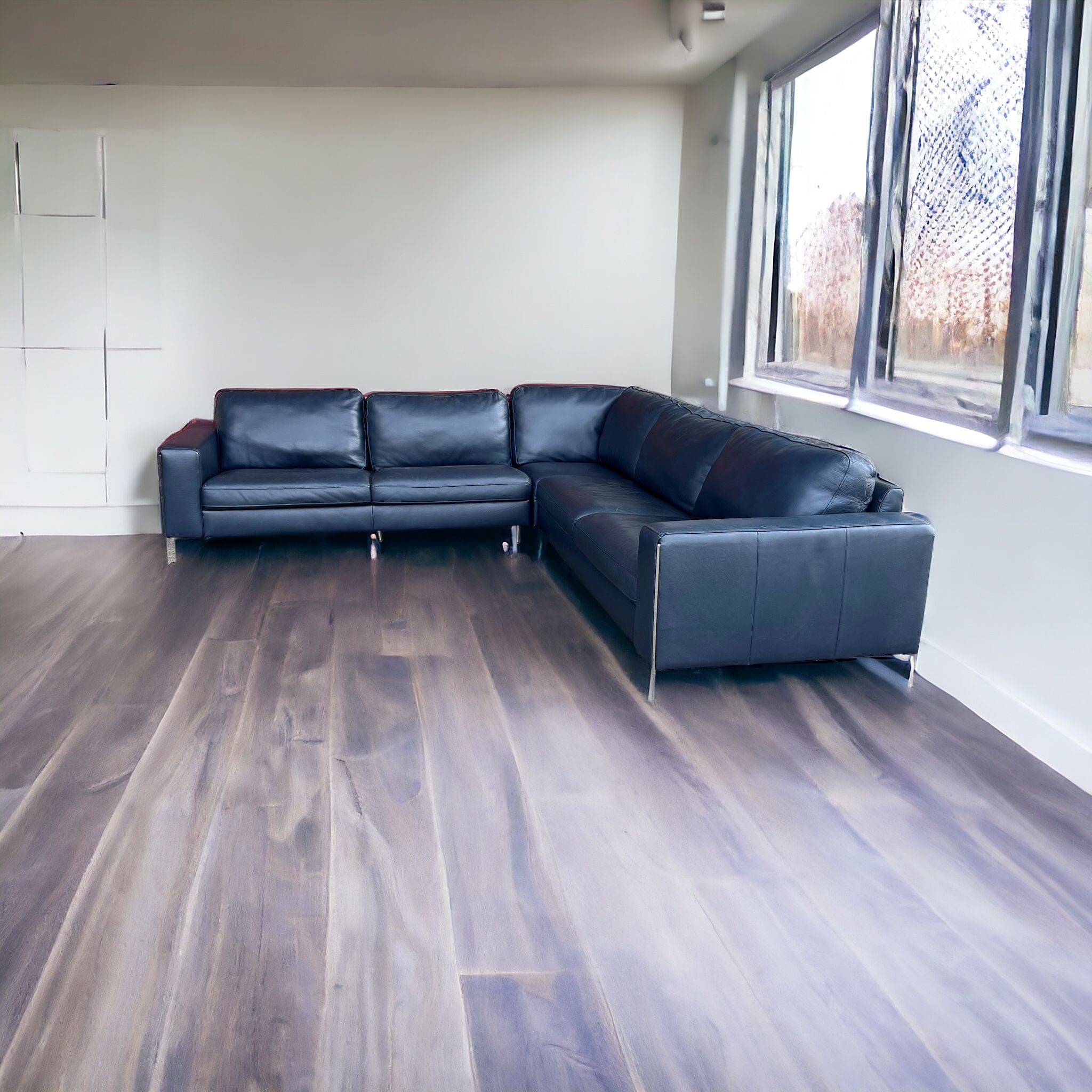 Large Genuine Leather Sectional Sofa/ Couch DELIVERY Available for Sale