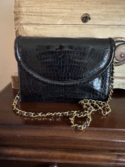 Vintage Neiman Marcus Blk leather embossed handbag Made in Italy- Gold chain w/blk