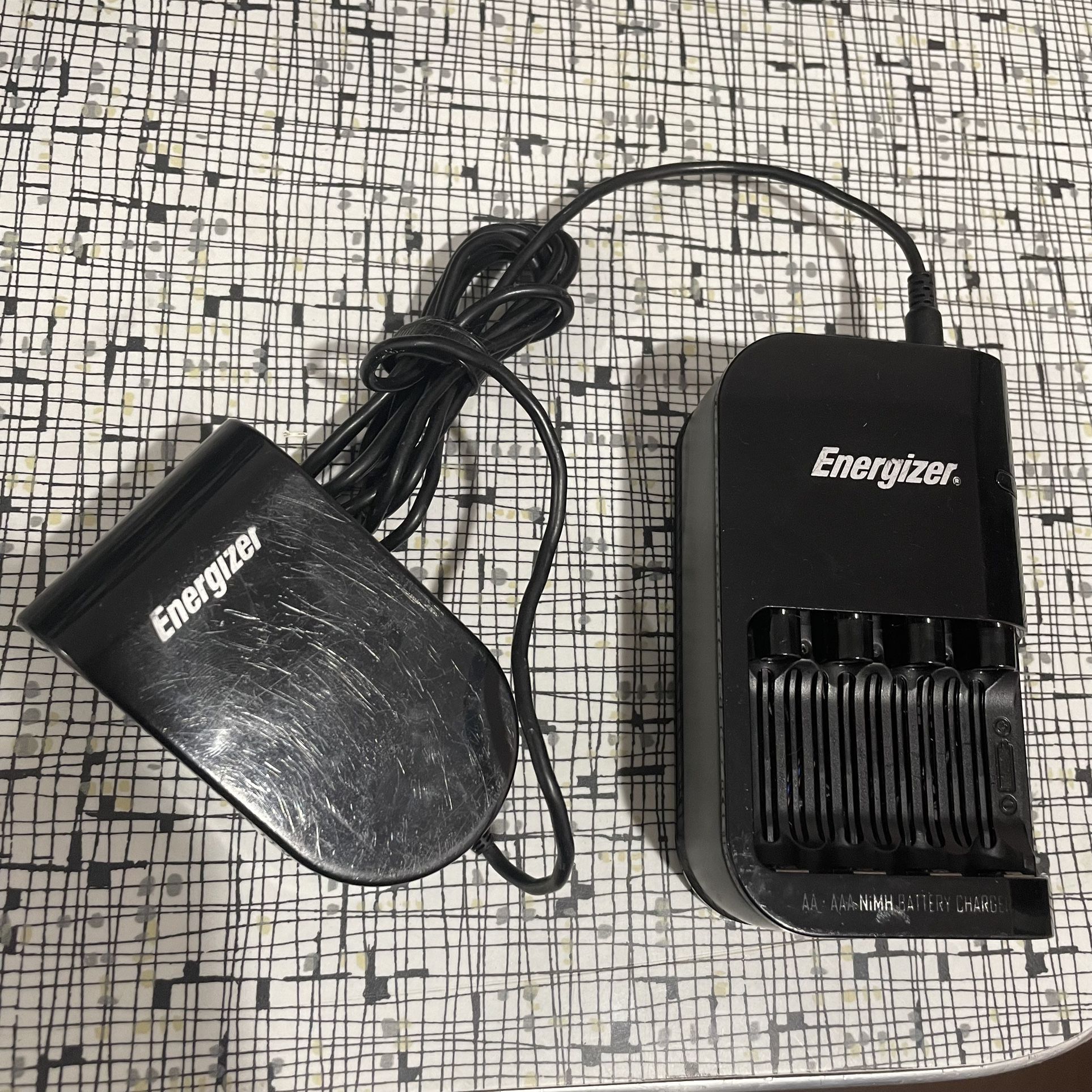 Energizer AAA/AA 15 Min Quick Battery Charger 