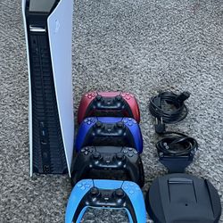 PS5 Disc Edition + 4 Controllers – Excellent Condition