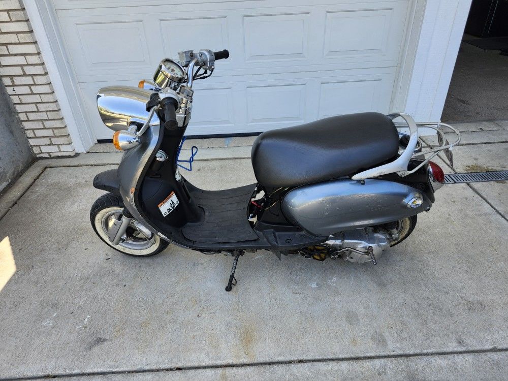 2006 Yamaha Vino 125 with Title