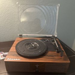 Udreamer Vinyl Record Player & Vinyl’s 
