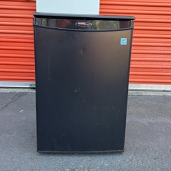 Danby Designer 2.6 Cubic Feet Compact Refrigerator 