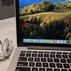 MacBook Pro 13" Retina 2560x1600 i5 8Ram 250SSD wifi camera hdmi Sequoia-Office battety charger 