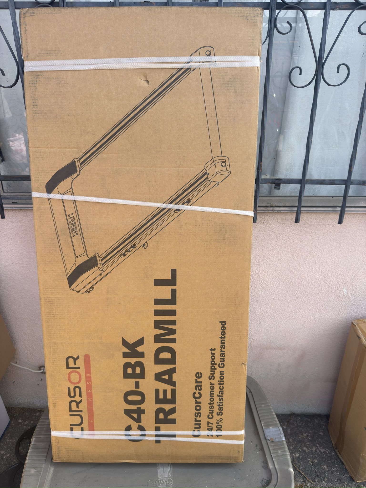 Cursor C40-BK Treadmill