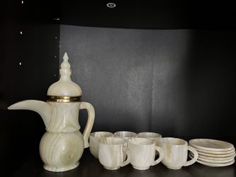 Vintage Onyx tea set with 6 cups and saucers
