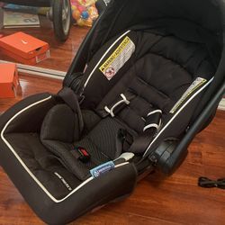 Black Graco Car Seat 
