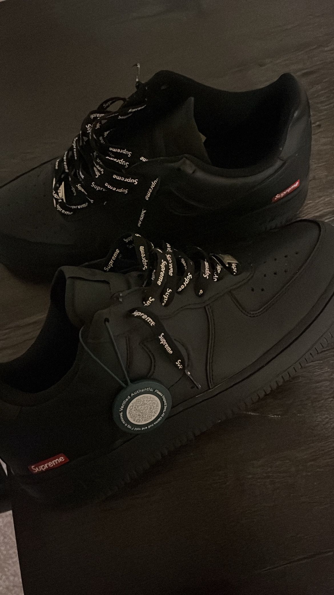 BLACK SUPREME AIR FORCES SIZE 11