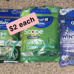 Oral B Floss picks 