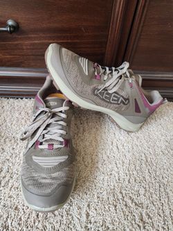 Women Keen Hiking Shoes Boots 9 8.5