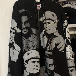 New ASAALI JEAN CO. black full-zip hoodie. Has cool graphic prints of faces ( Pablo Escobar & el chapo). Size 5X= (2XL)