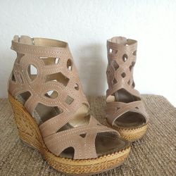 Nana Stylish Genuine Leather Wedge High Platform Heels Woman's Size 7M. 