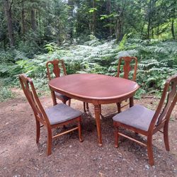 Dining Room Table With 4 Chairs And Leaf