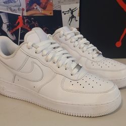 Nike Air Force 1 Low Triple White Men’s Size 9.5