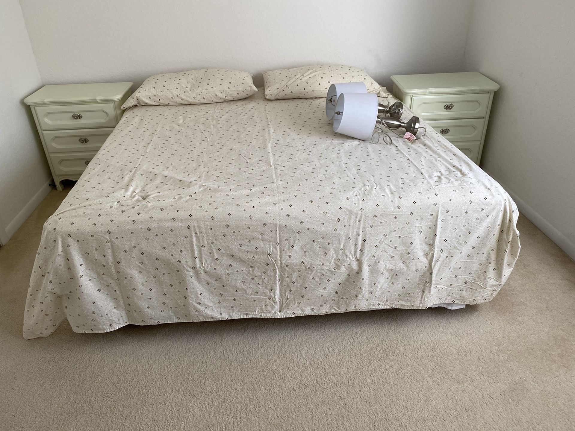 King size bed! (Mattress, box spring and frame!