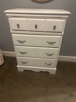 White 4-Drawer Dresser