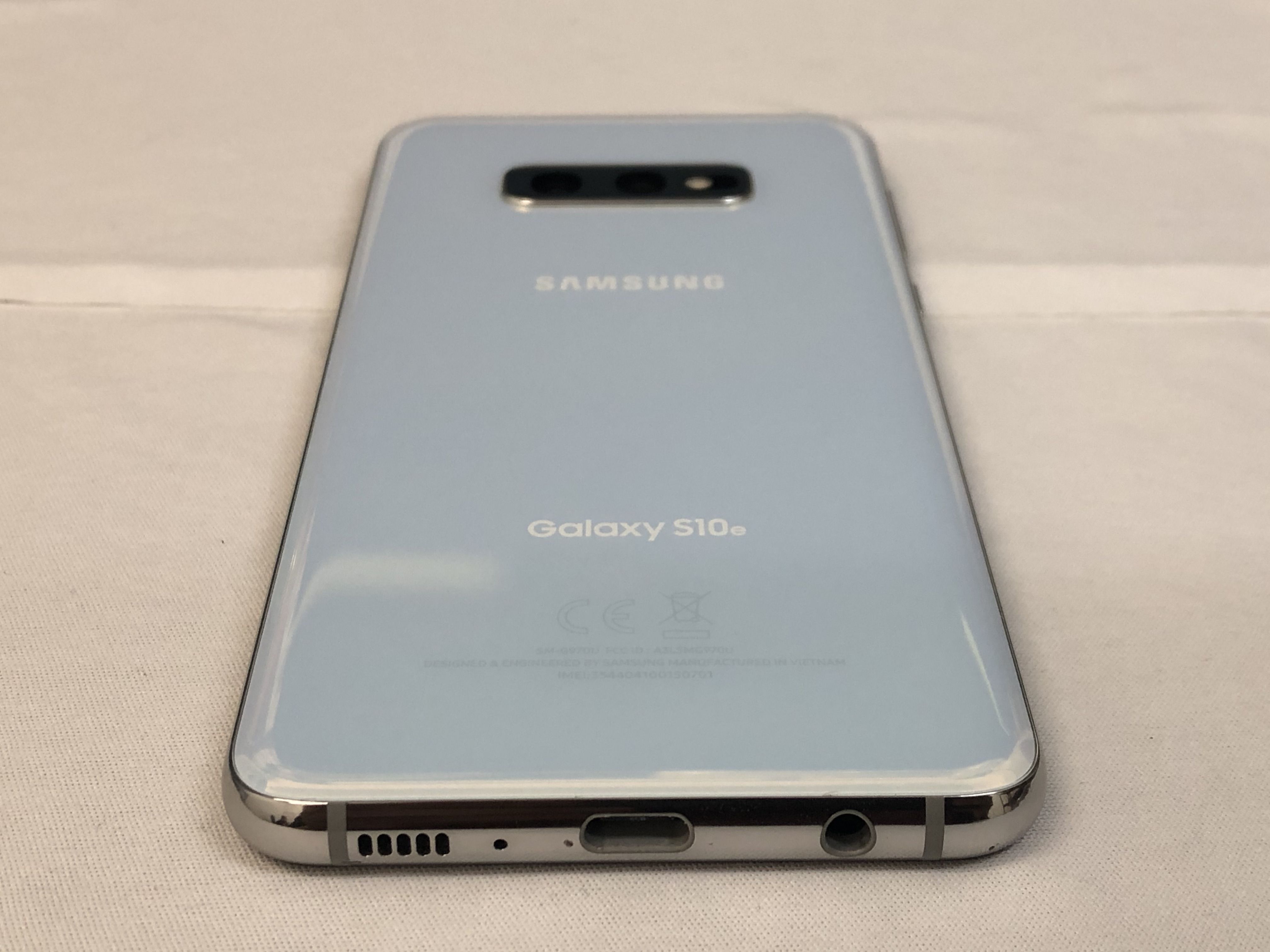 Samsung Galaxy S10e 128GB || White || *GSM UNLOCKED* for AT&T / Ultra Mobile / Simple Mobile / T-Mobile / H2O / Net 10 / Cricket / MetroPCS