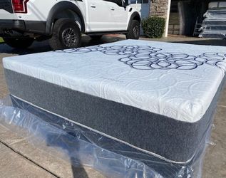 King Bamboo Cool Gel Memory Foam!•••