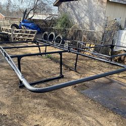 LADDER RACK SEMINUEVO PARA CAJAS LARGA DE 8 PIES LE QUEDA A CUALQUIER TROKA