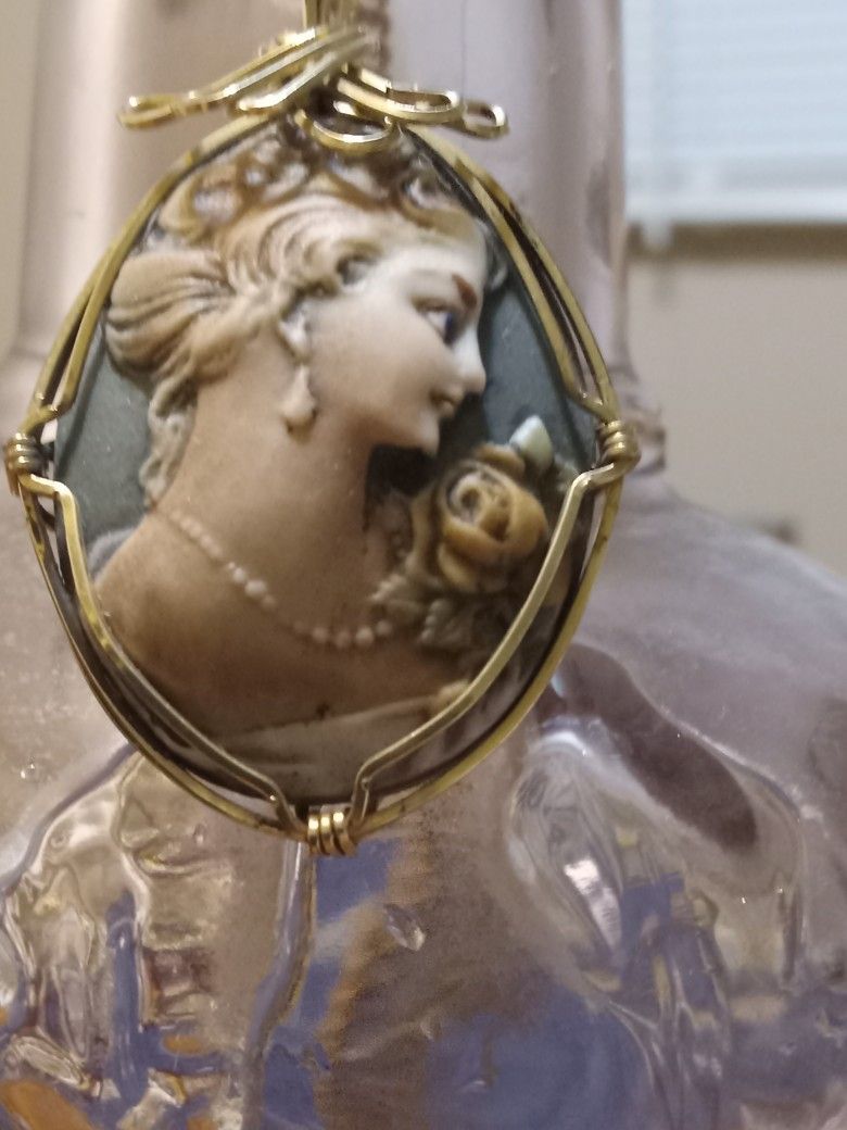 CAMEO FROM THE KENNEDY COLLECTION