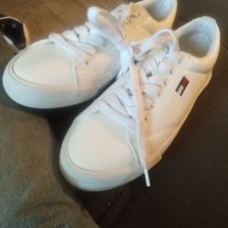 Tommy Hilfiger Tennis Shoes Size 9 Model Number-20$ TW Flint 3T