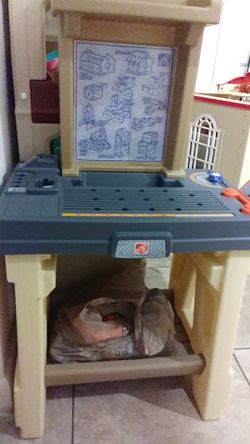 Step 2 toddler tool bench with tools