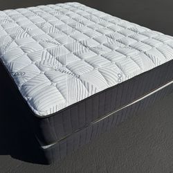 Queen Royal Supreme Mattress and Boxspring!
