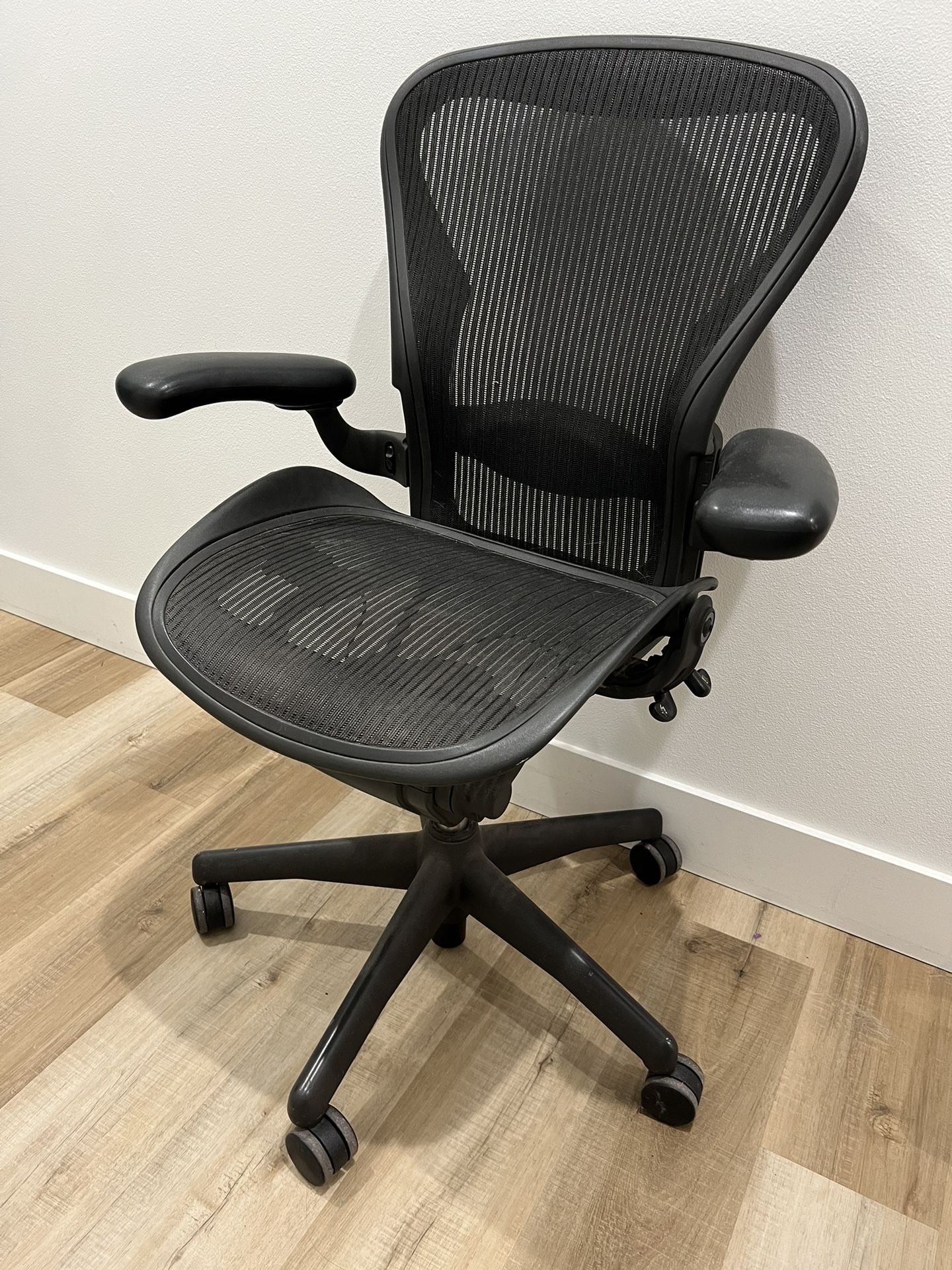 Herman Miller Aeron Office Chair Size B (Great Condition)