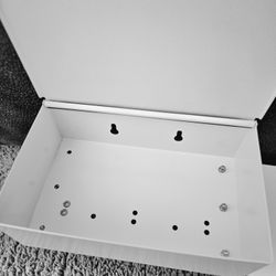 Toilet Tissue Holder. New