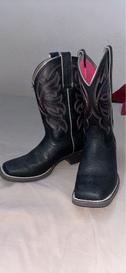 black ariat boots