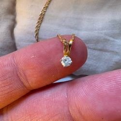 14K Gold Necklace with Diamond Pendant – 1.4g