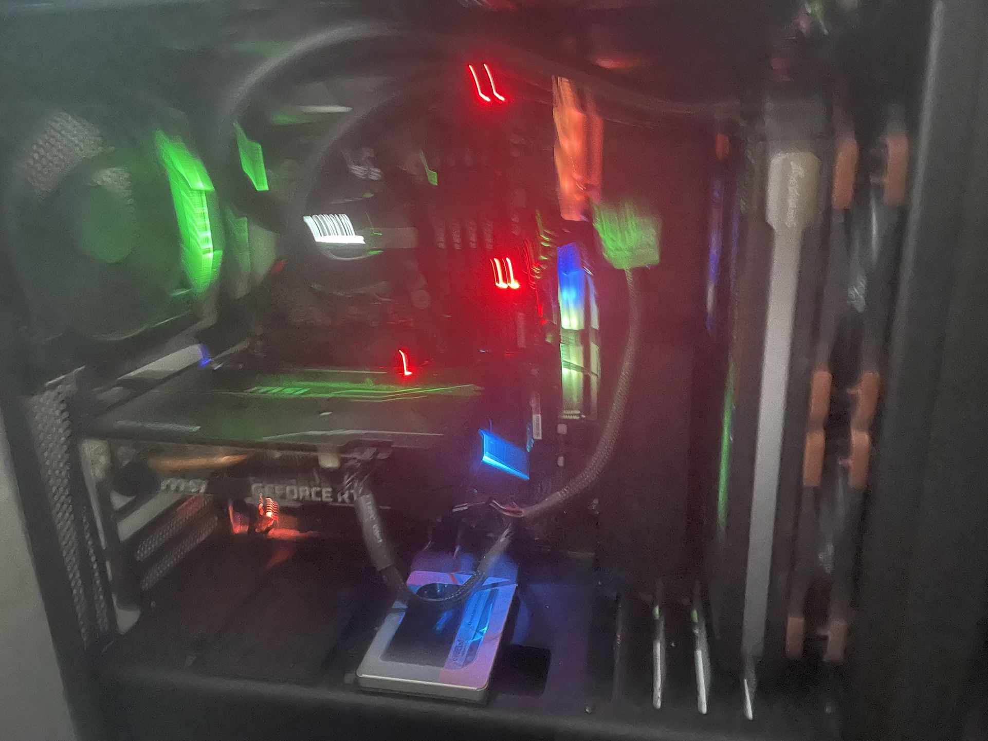 Custom Built Liquid Cooled Gaming PC (200+Fps in TripleA games)