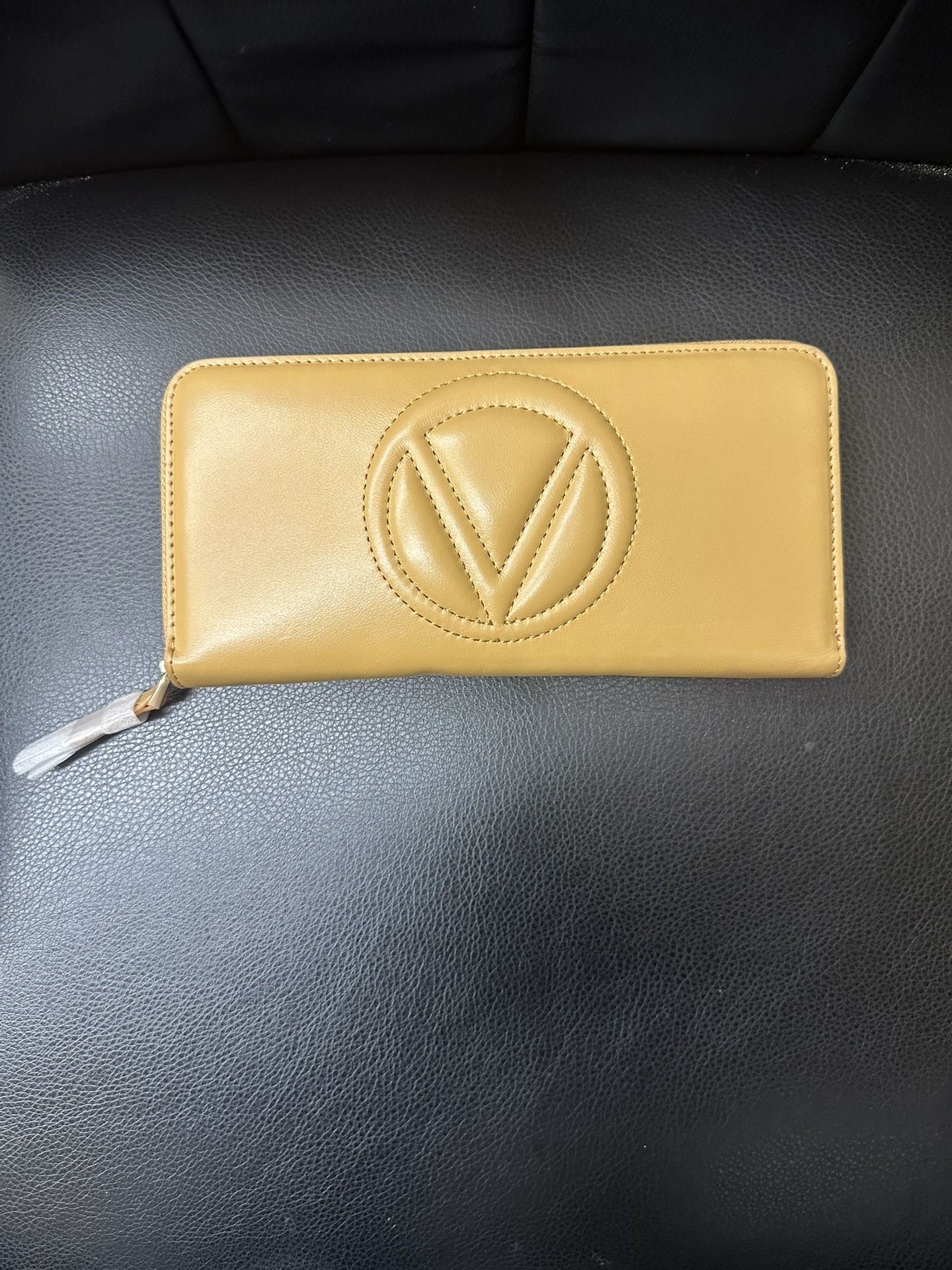 Valentino Wallet