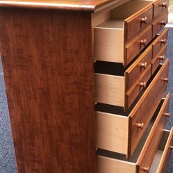 Quality Solid Wood Tall Chest . Drawers Sliding Smoothly Great Confition