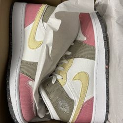 Jordan 1 Retro Size 6 Grade School Brand New