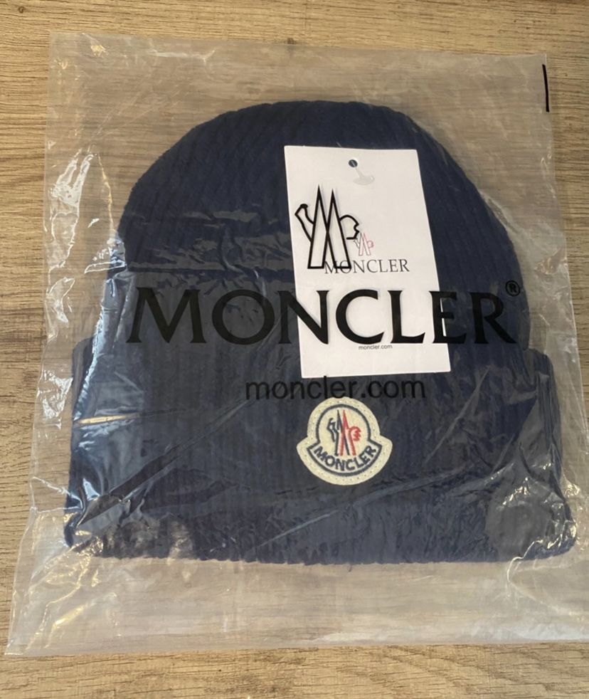 moncler beanie