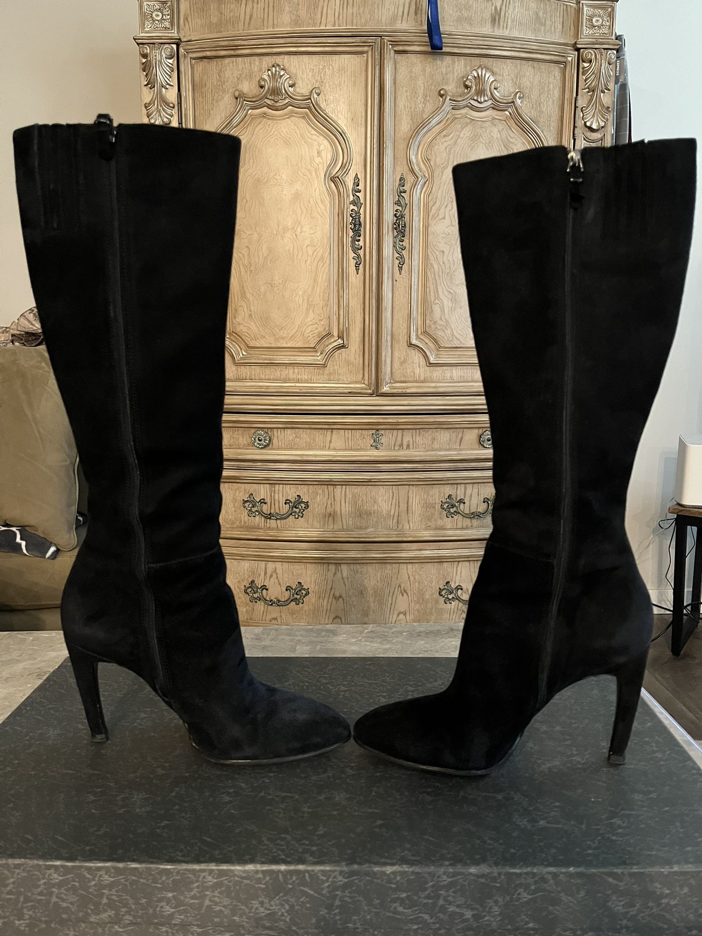 Via Spiga Women’s Black Suede Knee-Hi Boots, Size 7 1/2 Org. $398 / PENDING SALE