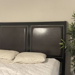 Queen Size Bed With storages