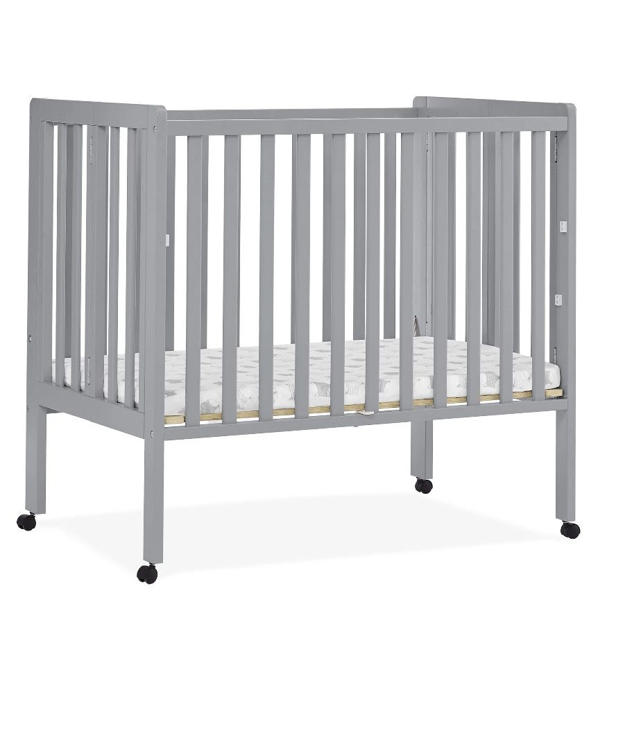 Foldable Mini Crib With Mattress