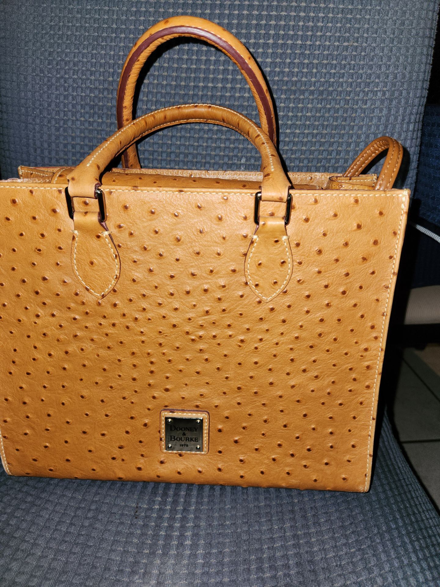 Dooney & Bourke Satchel Top Hand bag