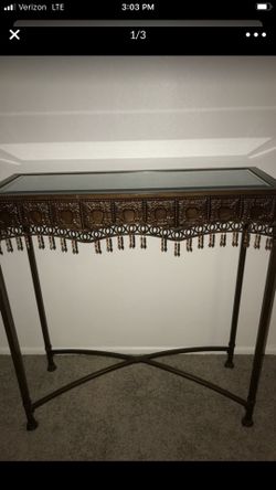 Accent table