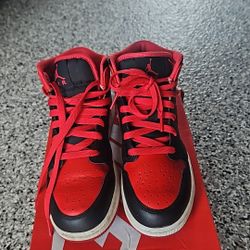 Jordan 1 Mid