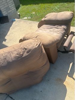 Jumbo recliner. 20.