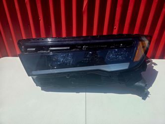 Honda pilot Left Driver side headlight 2023-2026