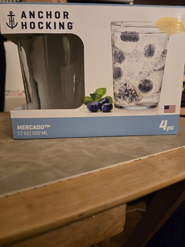 NEW Anchor Hocking glassware, Set of 4, 17oz Per Glass.