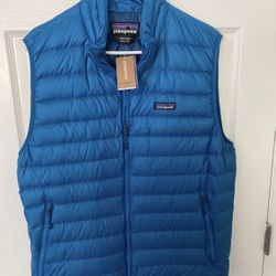 Brand New Patagonia Men Vest -L