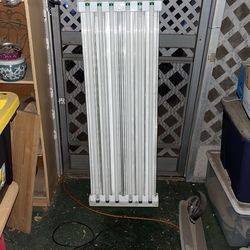 Fluorescent light fixture