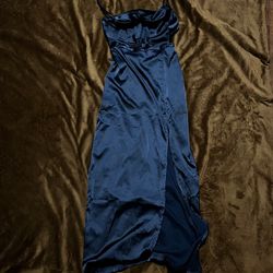 Pretty navy blue backless leg slit dress